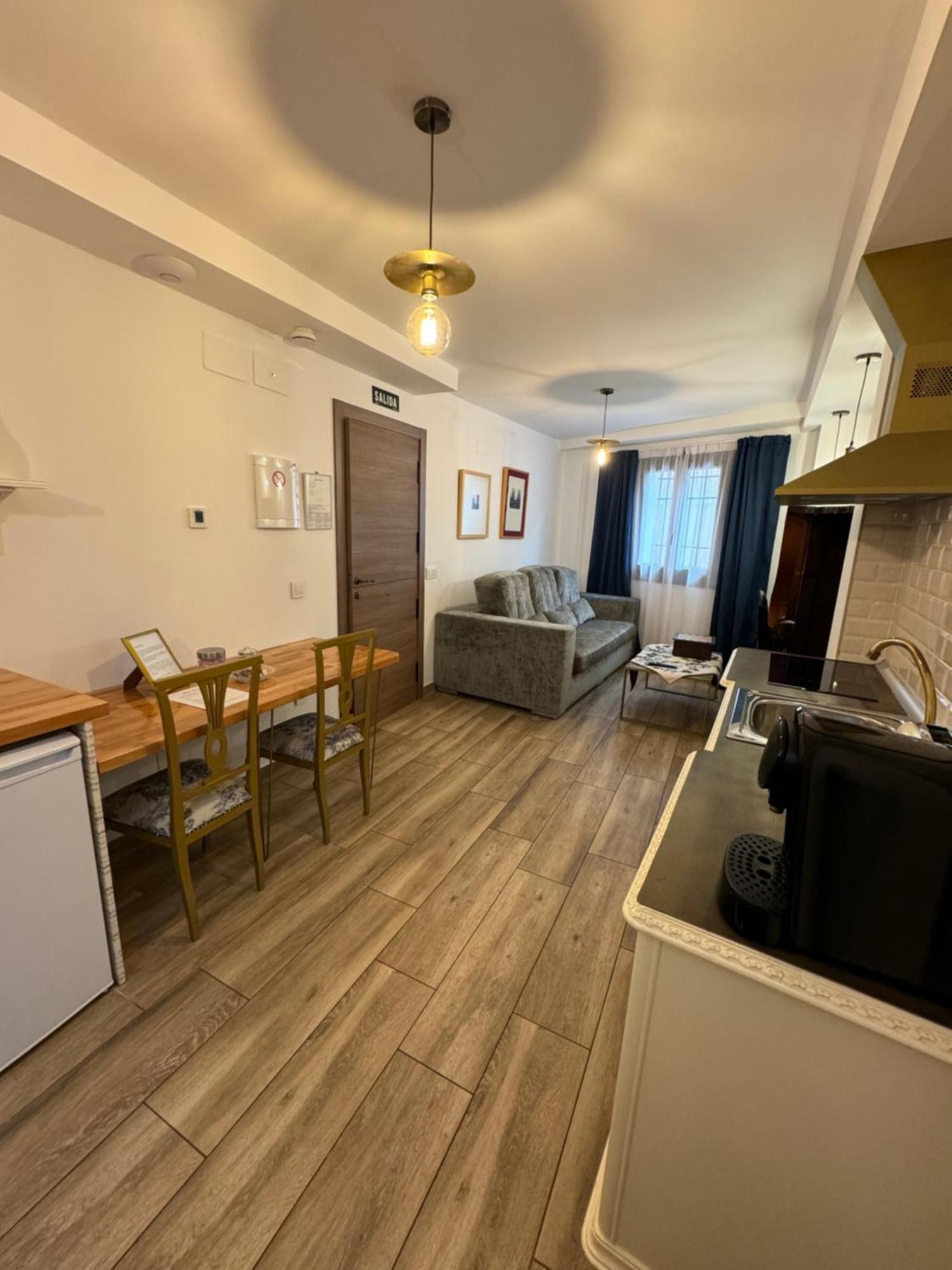 Ateneo Cuenca Suites Con Cocina En El Casco Historico Extérieur photo