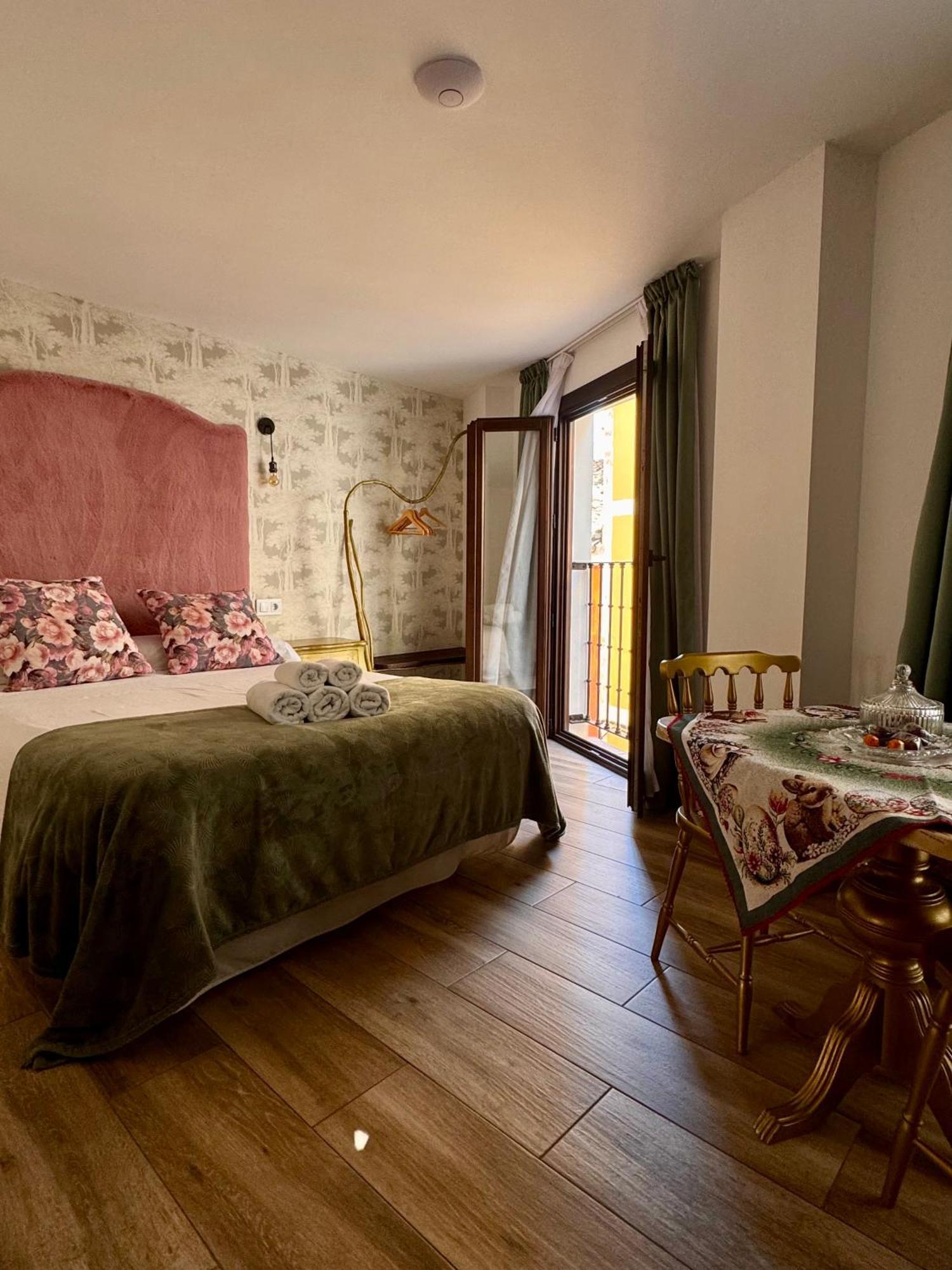 Ateneo Cuenca Suites Con Cocina En El Casco Historico Extérieur photo